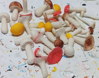 1;12 Scale Dolls House Mushrooms , Toadstools Dollhouse Garden