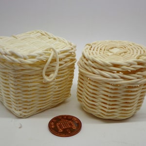 1:12 Scale  Wicker Basket  Dolls House Shop Accessory