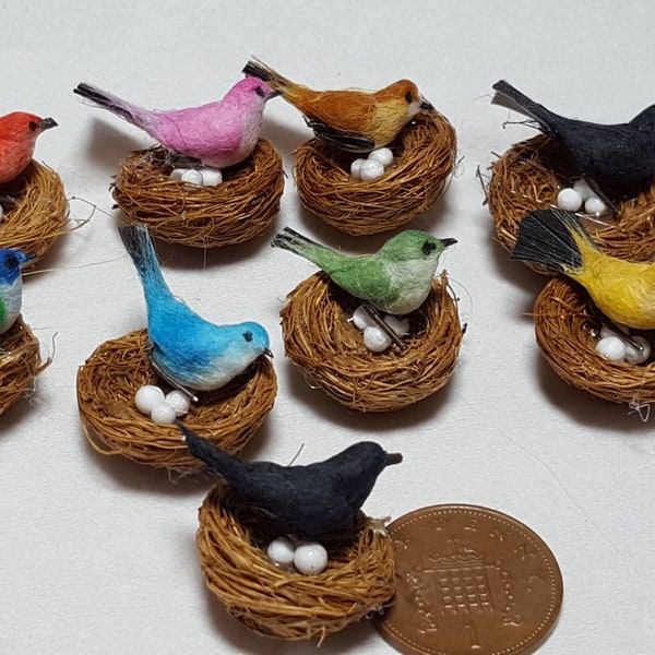 1;12 Scale Hand Made Loose Bird in a Nest + 3 eggs Dolls house Miniature pet , Garden , Animal