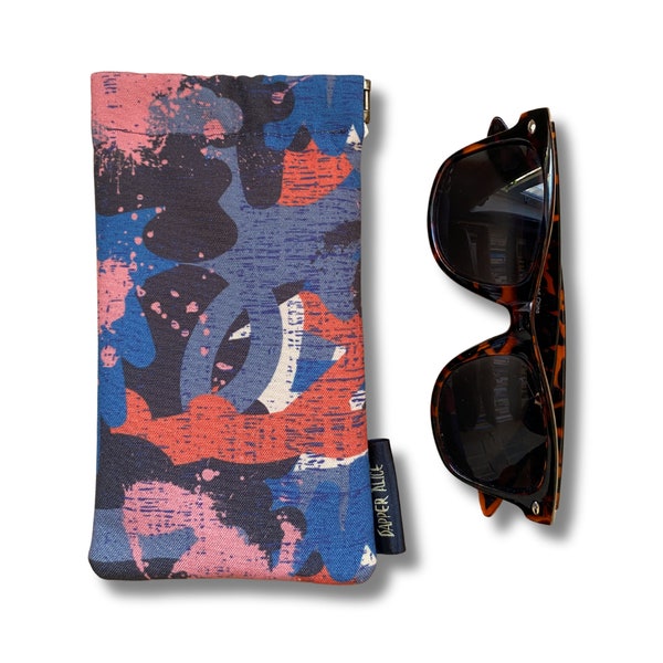 Graffiti Sunglasses Pouch, Padded Glasses Case. Urban Wall Art, Pollock Artist Style. Painterly Skate Paint/Painter Travel Wallet, Accessory