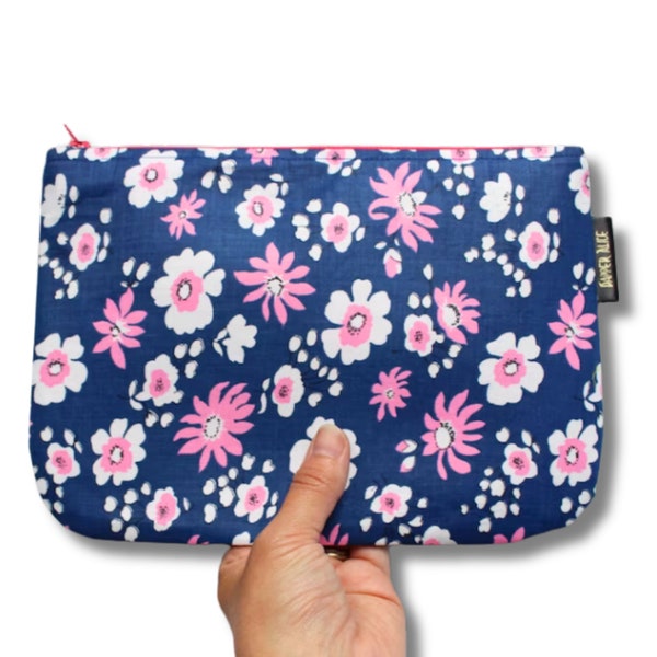 Vintage 60s/70s Ditsy Floral Zipper Pouch, Makeup Bag or Pencil Case. Flower Power Zipped Cosmetic Purse/ Storage Wallet. Slow Fashion Gift.