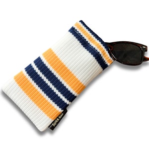 Bolsa de gafas de sol de tela vintage. Funda para gafas acolchada con rayas deportivas. Regalo para fanáticos del béisbol, fútbol y críquet. Cartera/accesorio de viaje retro.