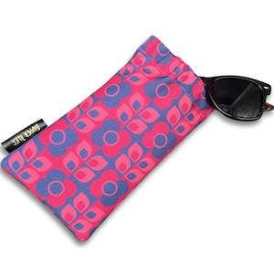 Bolsa de gafas de sol de tela floral. Estuche acolchado para gafas con estampado de flores gráficas. Cartera de viaje retro y moderna de mediados de siglo. Accesorio/Regalo único.
