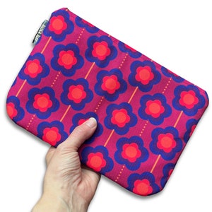 Bolsa floral con cremallera/bolsa de maquillaje/estuche para lápices. Flower Power geométrico, bolso cosmético retro. Cartera con cremallera de mediados de siglo. Accesorio de viaje.