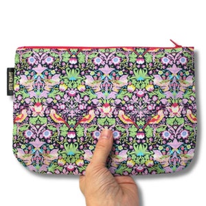Bolsa de maquiagem Liberty 'Strawberry Thief', estojo de lápis ou bolsa com zíper para armazenamento. Bolsa de cosméticos de tecido William Morris. Pássaros Art Déco/Nouveau.
