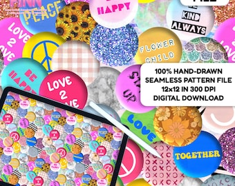 Könnte beinhalten: Eine digitale Datei mit einem nahtlosen Muster aus runden Buttons mit verschiedenen Designs wie Sonnenblumen, Friedenszeichen, Glitzer und Texten wie BE HAPPY, LOVE 2 LOVE, KIND ALWAYS, FLOWER CHILD und TOGETHER, in der Größe 30x30 cm.