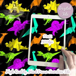 Könnte beinhalten: Eine digitale Datei mit einem nahtlosen Muster aus bunten Origami-Dinosauriern auf schwarzem Hintergrund. Das Muster enthält gelbe, orange, violette und grüne geometrische Dinosaurierformen. Ein Tablet zeigt das Muster mit dem Text 12x12 300dpi.