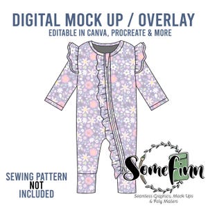 Può includere: Un mockup digitale di un body per neonato con stampa floreale e una cerniera sul davanti. Il body ha volant sulle spalle. Il testo "DIGITAL MOCK UP / OVERLAY" è in alto nell'immagine. Il testo "EDITABLE IN CANVA, PROCREATE & MORE" è sotto l'immagine. Il testo "SEWING PATTERN NOT INCLUDED" è in basso a sinistra dell'immagine. Il testo "Somefinn Seamless Graphics, Mock Ups & Poly Mailers" è in basso a destra dell'immagine.