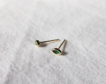 Brincos de Esmeralda em Formato de Marquise: Ouro Vermeil 14K, Prata de Lei