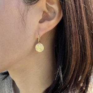 18k Gold Coin Earrings/ Gold Disc Huggies/ Minimal Earrings/ Coin Drop Earrings/ Circle Hoops