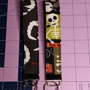 halloween keyfob/wrist strap for keys goth spooky alt vampire skeleton green red orange black keychain