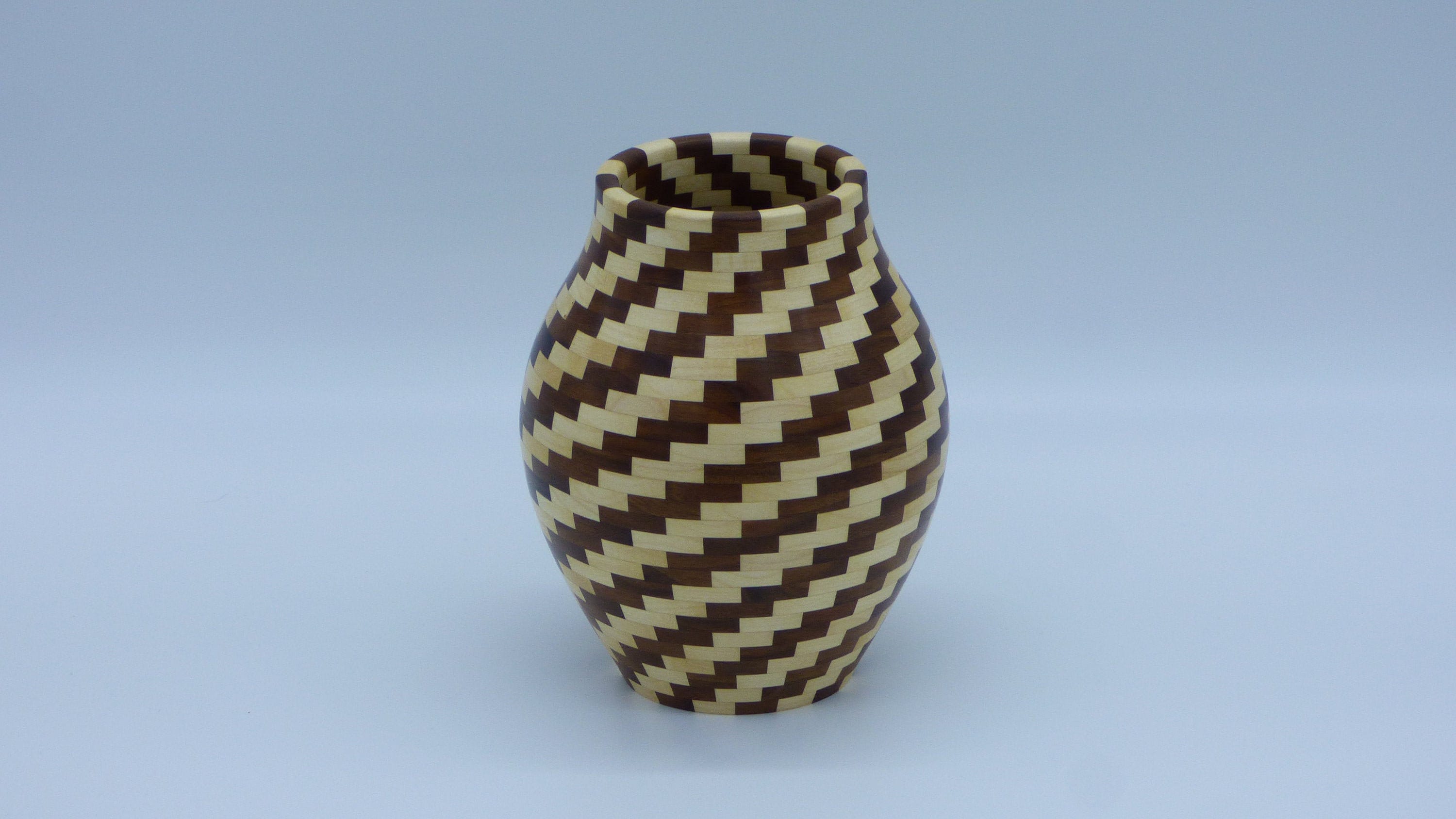 Vase Segmenté en Érable et Noyer