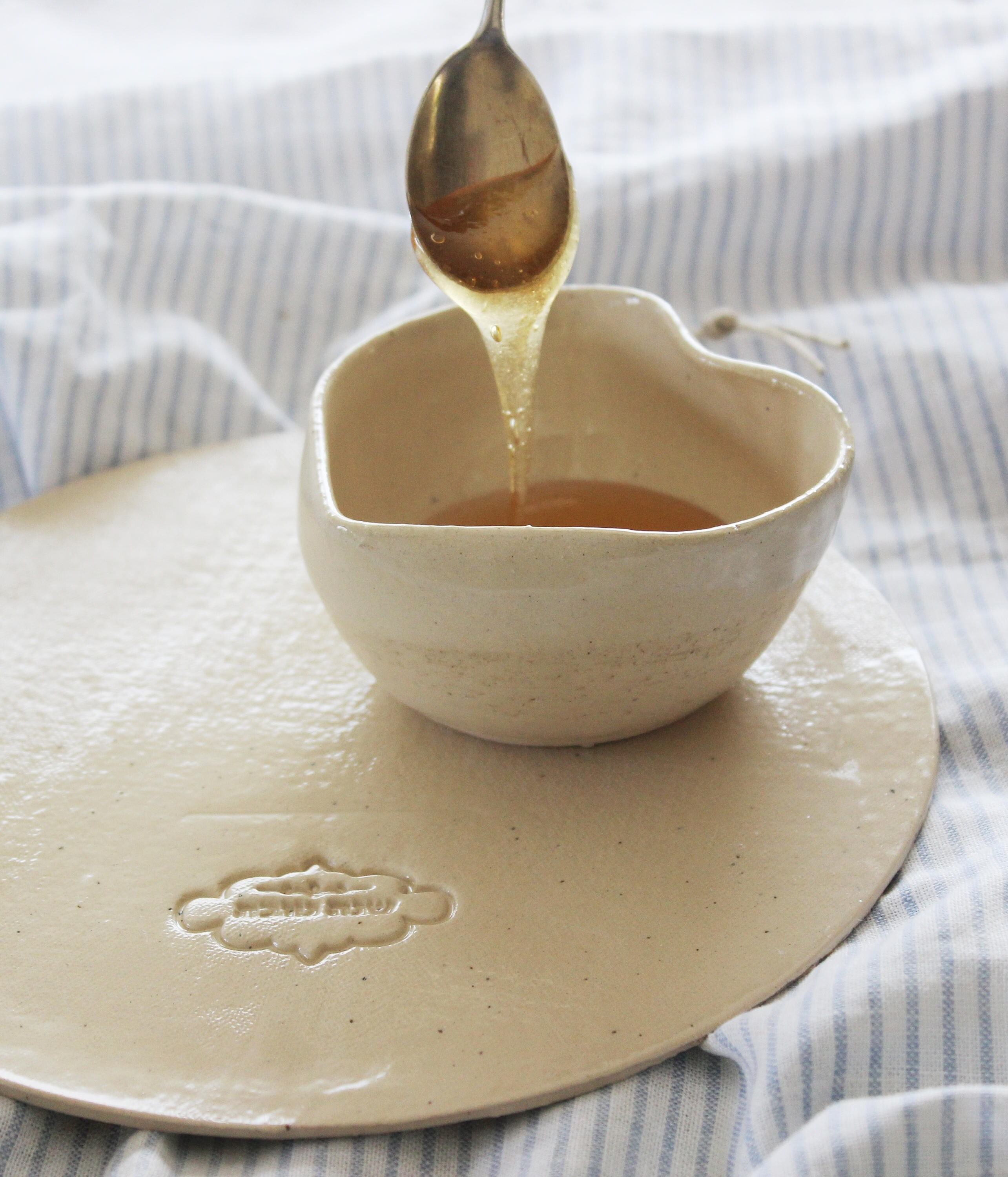 Apple and honey dish Jewish new year gift Rosh Hashana ...