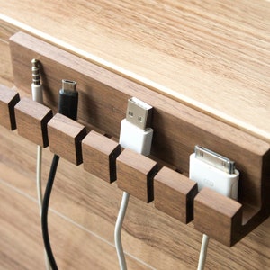 Cordon en bois et organisateur de câble pour ordinateur portable mac Original usb et clip IT support de câble moderne Chargeur organisateur bureau pour hommes et femmes