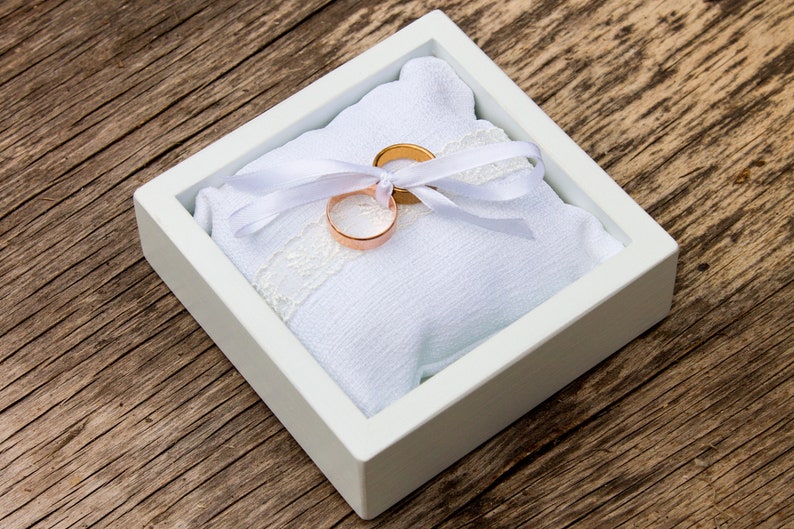 engagement ring holder box