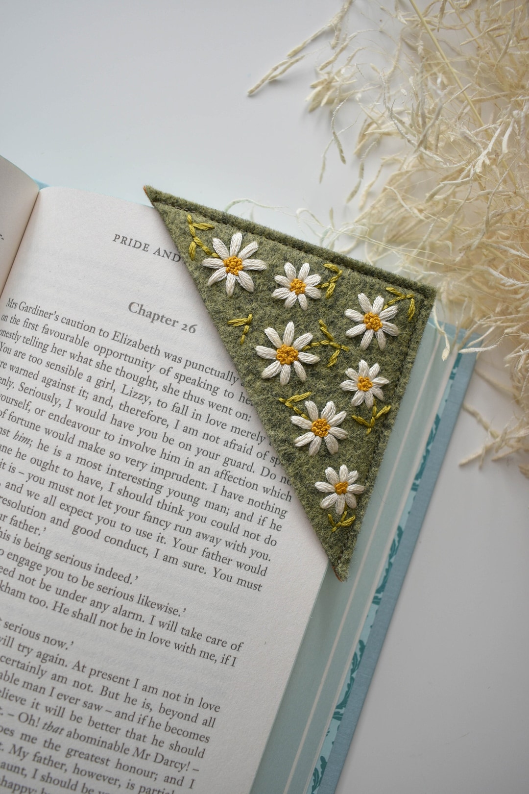 Embroidered Corner Bookmark Scattered Daisies - Etsy