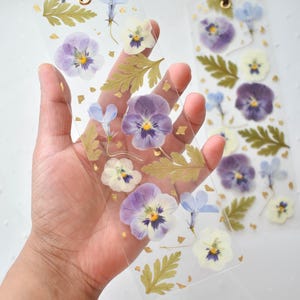 Gepresstes Blumen Lesezeichen. Spendensammlung für PCRF