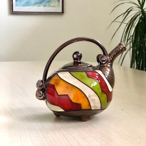 Grazioso regalo di Natale: graziosa teiera in ceramica, teiera colorata per servire il tè, teiera in ceramica lanciata su ruota, bollitore per il tè fatto a mano