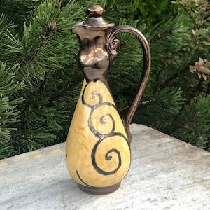 Pottery Cruet, Golden Oil Cruet, Handmade Ceramic Oil Dispenser, Oil and Vinegar Cruet, Kitchen Storage Bottle, Unique Condiment Bottle