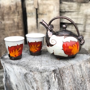 Regalo per la festa della mamma: simpatica teiera con fiori, teiera in ceramica. Macchina per il tè in ceramica fatta a mano, regalo per hostess, arredamento per la cucina