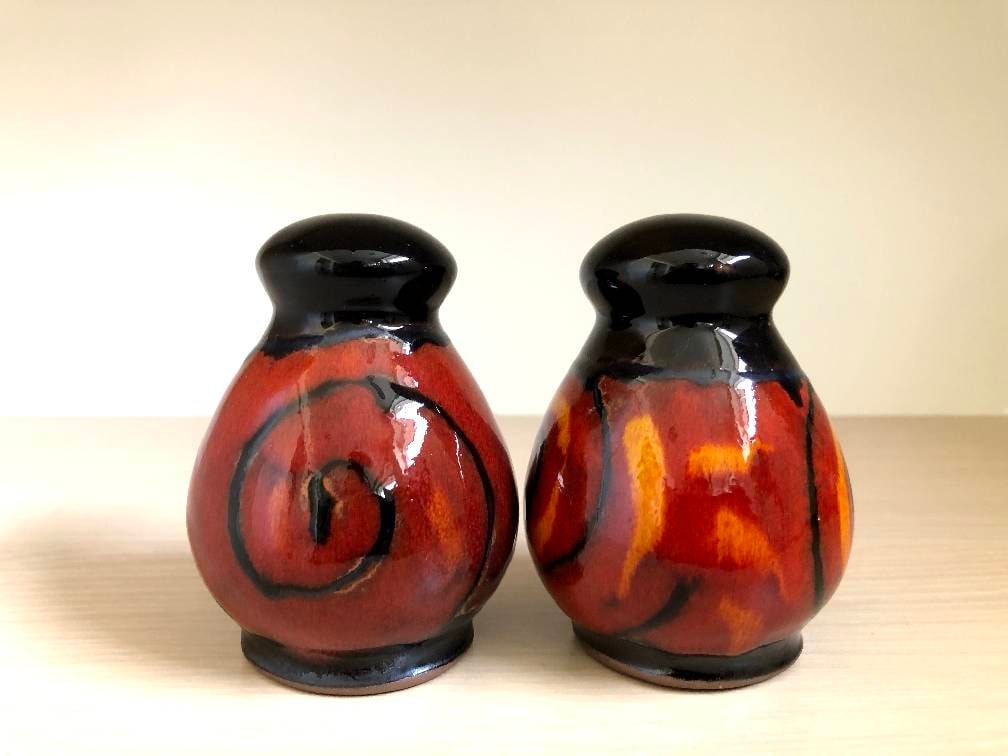 訳あってお買い得！30～80％OFF セラミック製ソルト＆ペッパーシェーカーセット、カラフルな 置物