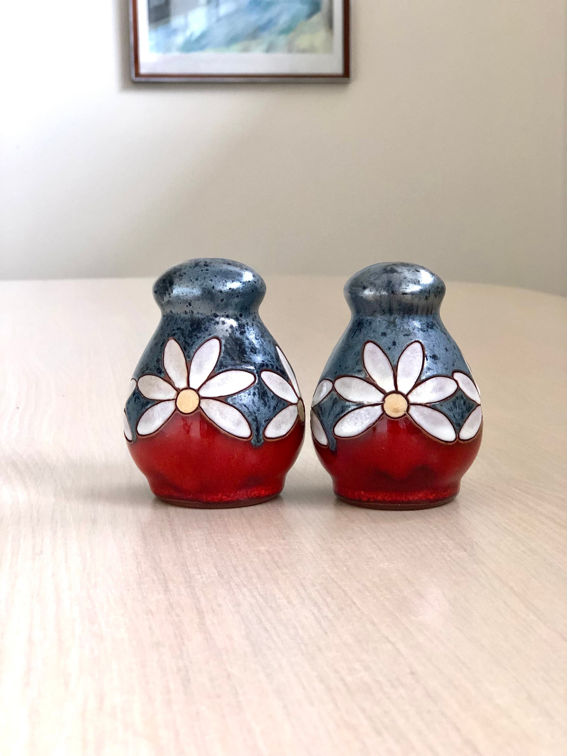 Cute Christmas Gift - Ceramic Salt and Pepper Shaker Set, Daisy