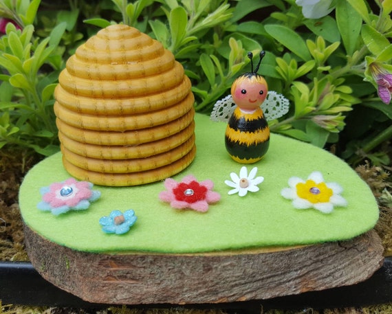 Mini Peg Puppe Bee Und Bienenstock Garten Playset Etsy