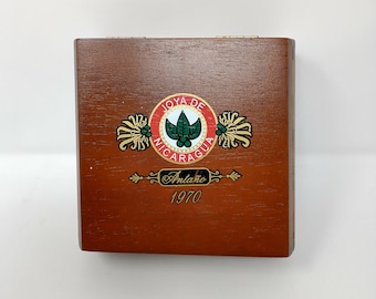 Boîte à cigares en bois « Yoya de Nicaragua » vintage des années 1970, doublure en cèdre et odeur incroyable !