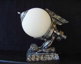Lampe de table steampunk dirigeable raffinée! Futuriste victorien. Ne manquez pas cet article unique en son genre!!!
