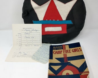 Belle collection de filles de feu de camp : oreiller, notes écrites à la main, livre de filles de feu de camp, paroles de chanson « Red Wing » écrites à la main !