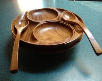 vintage Monkey Pod Lazy Susan et ustensiles de service. Livraison gratuite !