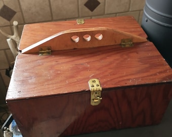 Boîte à outils/trousse à maquillage/boîte de voyage en bois faite main unique en son genre. Rustique et tellement cool !