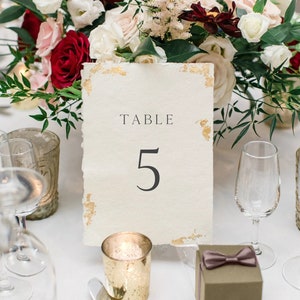 Numeri da tavolo per matrimonio con foglia d'oro su carta con bordo in carta / Nomi da tavolo per matrimonio di lusso con foglia d'oro / Numero da tavolo in carta dorata fatta a mano