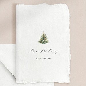 Tarjeta navideña impresa para casados y felices fiestas / Tarjeta navideña impresa para recién casados / Tarjeta navideña con árbol de Navidad para esposos y esposas / Tarjeta navideña para el señor y la señora