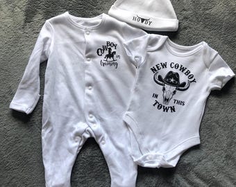 3-delige op cowboy geïnspireerde babyset, babycowboy, nieuwe cowboy in de stad, howdy baby, babyaankondiging, kraamcadeau, schattige babykleding