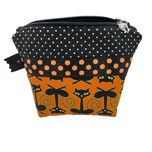 Black Cat Pouch, Halloween Zipper Pouch, Makeup Bag, Halloween Gift, Toiletry Bag, Gothic Purse, Halloween Pouch, Tech Accessory Pouch