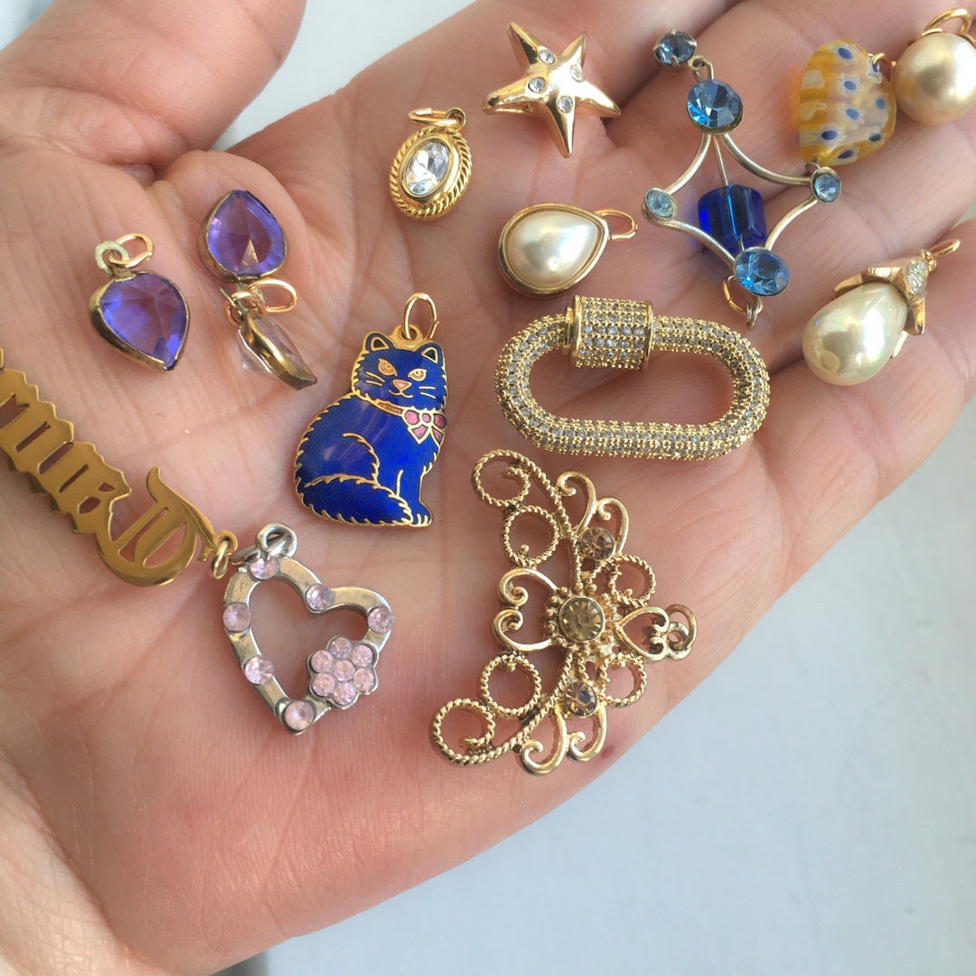 charms nike
