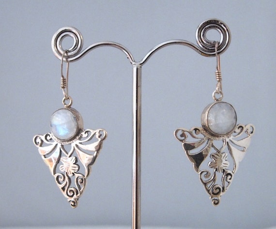 Moon stone and silver earrings