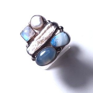 Silver mother-of-pearl ring and moonstone image 3