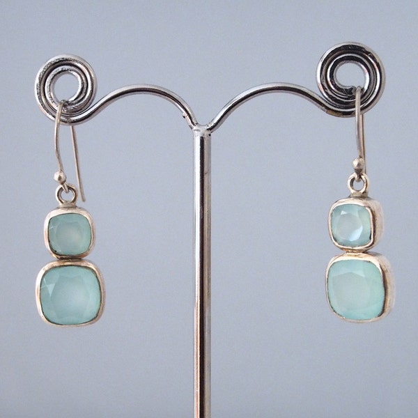 Boucles d'oreilles en argent et calcedoine verte