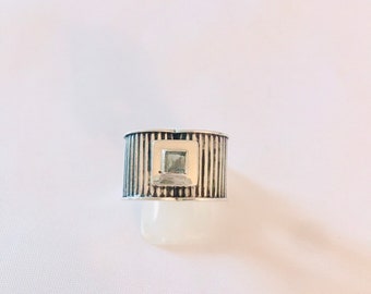 Silver ring 925 and blue topaz