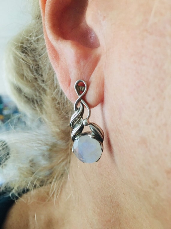 Moon stone and silver earrings - image 3