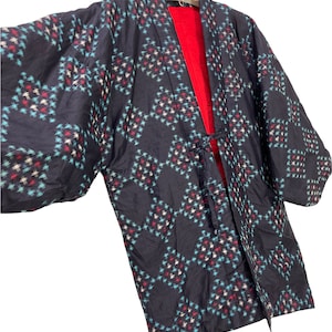 Hecho en Japón Vintage Hanten chaqueta de seda acolchado Kasuri patrón japonés hecho a mano cordón kimono bata cálida chaqueta de invierno
