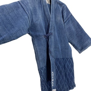 Made in Japan Vintage Japan Traditional Kendo Noragi Jacket Beauty Faded Indigo Blue Disstressed Boro Woven Cotton Kimono Robe Light Jacket