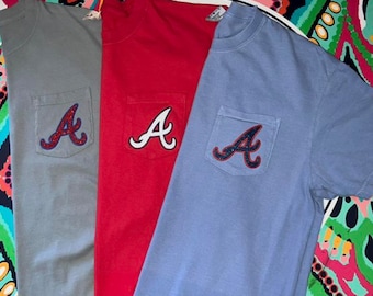 Atlanta Braves embroidered applique glitter pocket tee