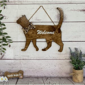 Kitty Cat Welcome Sign: Wood Door Hanger with Bow
