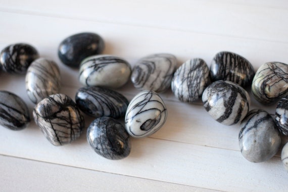 jasper stone black and white