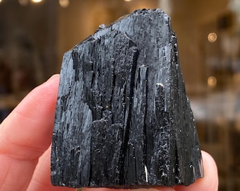 Ilvaite, esemplare di ilvaite lucente, Mongolia, minerale raro