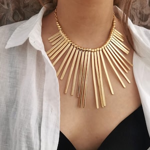 Boho Guldpläterat Halsband med Franscharm, Bohot Grovt Haklappshalsband, Etniska Smycken COA11