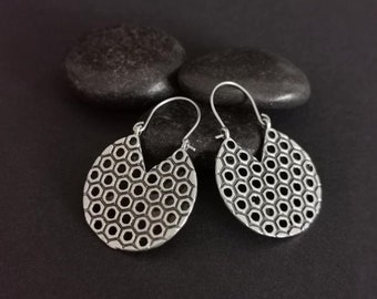 Pendientes de aro semicirculares florales chapados en plata antigua étnica, pendientes colgantes bohemios de filigrana